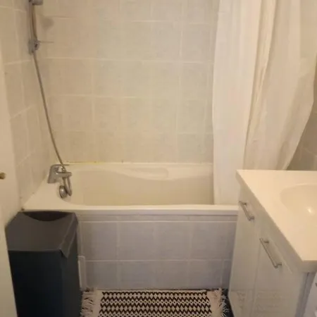 10 Mn Centre-ville A Pied * Ангулем